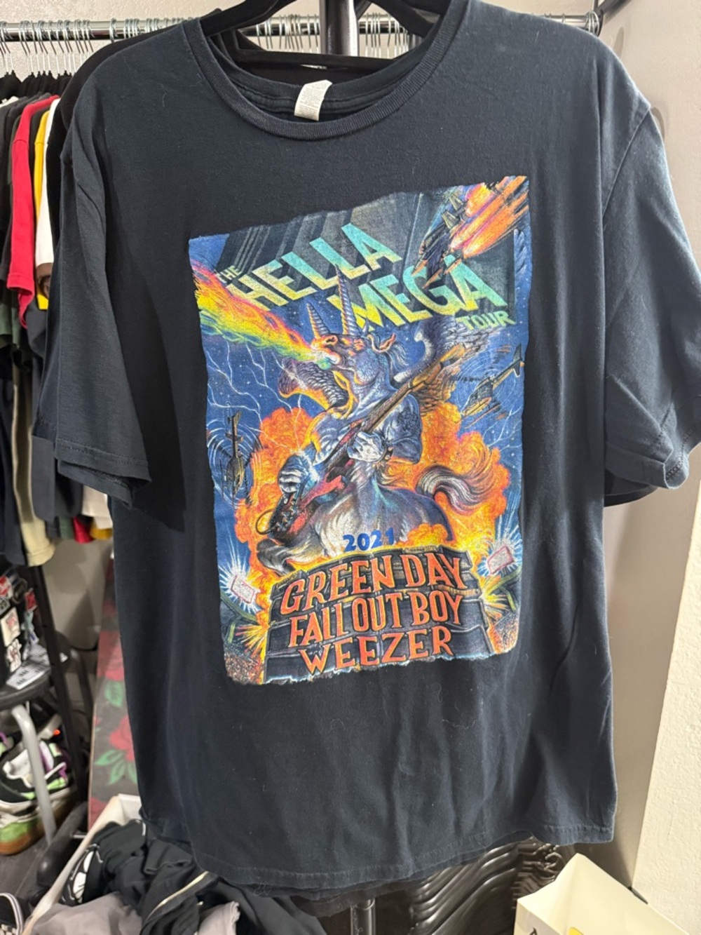 Green Day, Fall Out Boy, and Weezer Hella Mega Tour black t-shirt Size XL